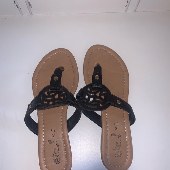sandals - Picture 2 of 4
